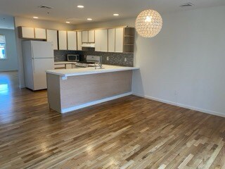 Building Photo - 101 Halstead Ave