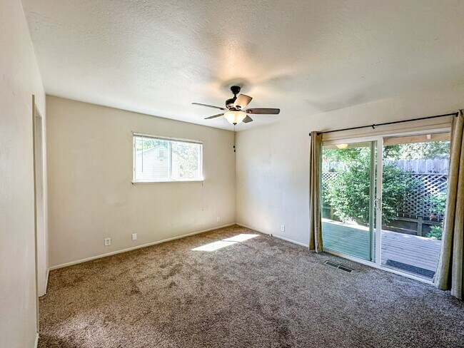 Building Photo - 5 Bedroom Home for Rent in Chico CA | Bonus Suite, Large Yard, Near Downtown & Bidwell Park