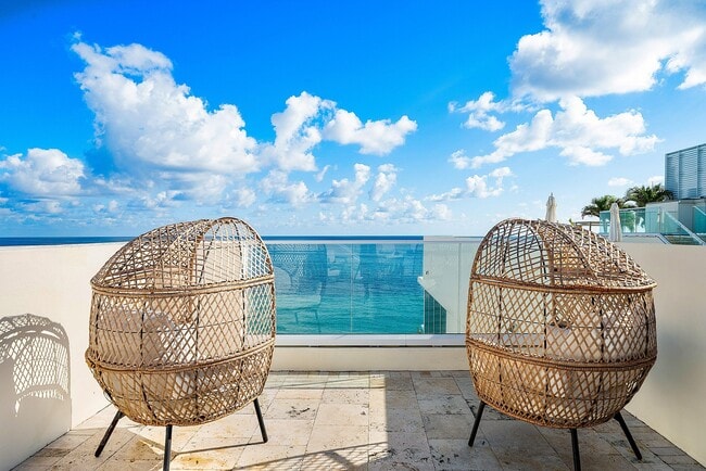 Building Photo - 3550 S Ocean Blvd