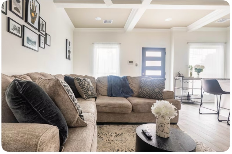 Living Room - 4506 Aledo St