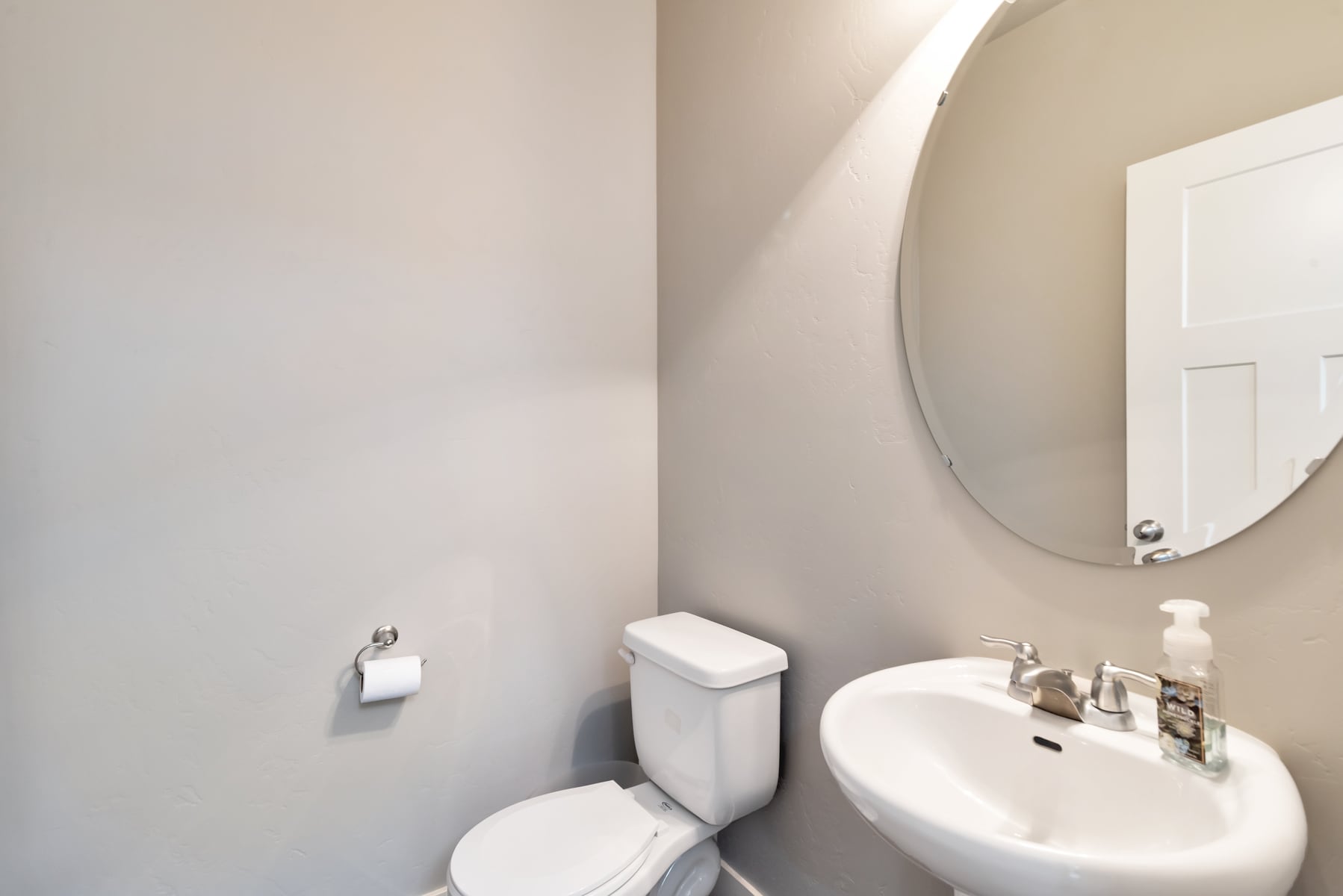 Building Photo - 66 N Rue Borda