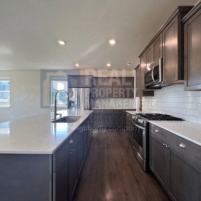Building Photo - Beautiful Modern 3 Bedroom In Puyallup!!