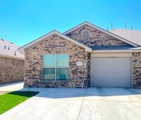 Building Photo - 2125 N Texas Ave