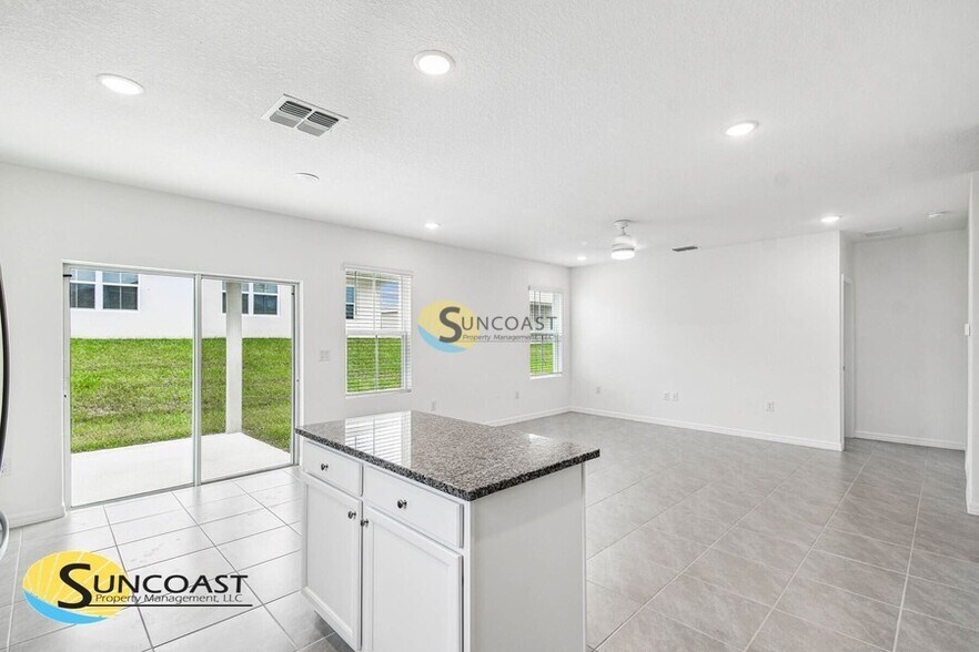 Building Photo - 8271 N Wakefield Dr