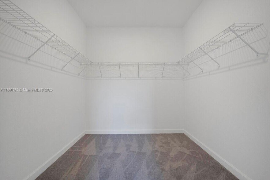 Building Photo - 250 SW 159th Ln