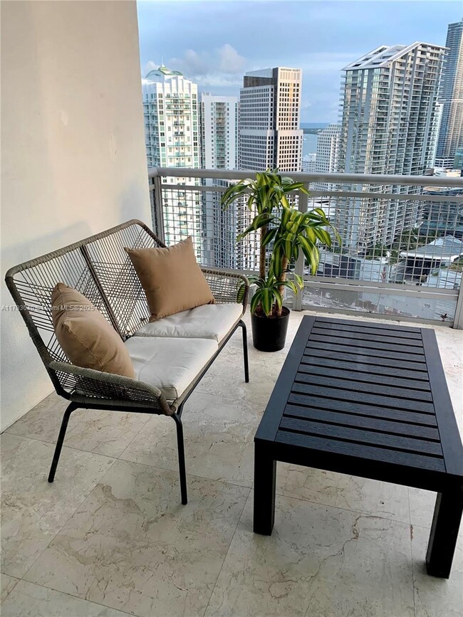 Building Photo - 350 S Miami Ave