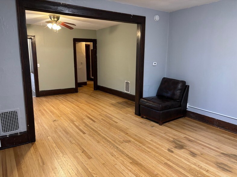 Building Photo - 857 E Gorham St