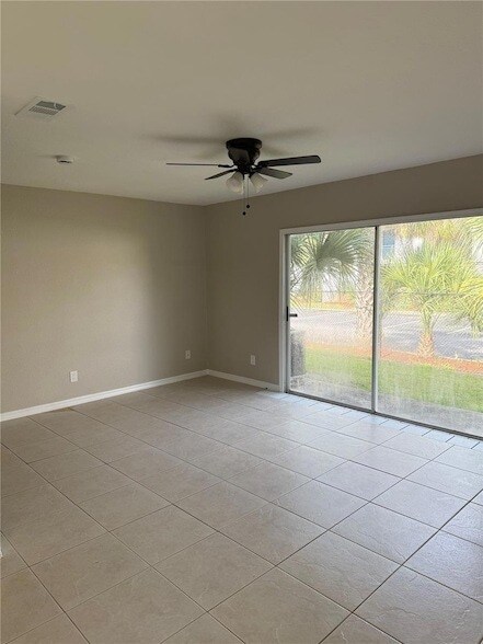 Building Photo - 2444 Summerfield Way