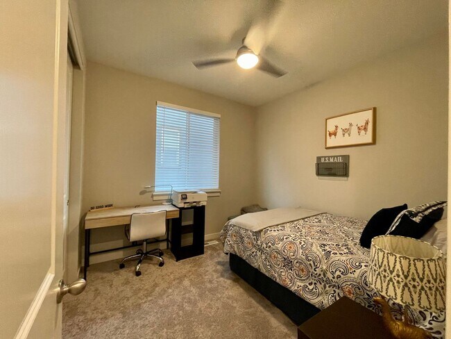 Building Photo - Hillsboro 3 Bed 2.5 Bath Townhome in Reeds Crossing ~ Includes A/C, 2 Car Garage w/ Level 2 Charg...