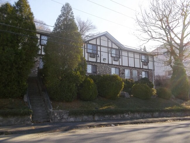 Building Photo - 232 Waterville St