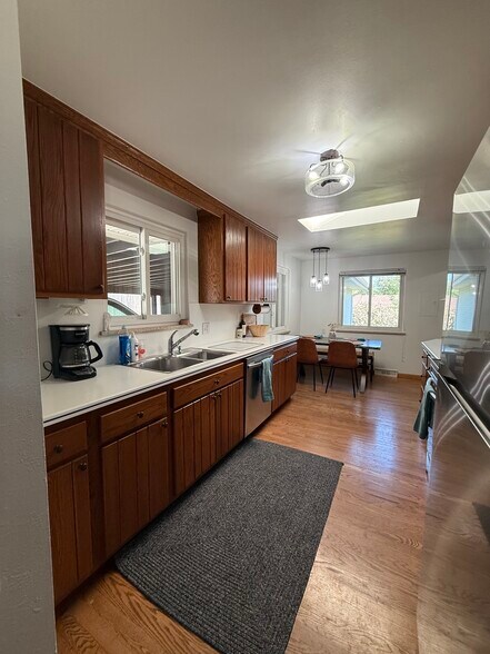 Building Photo - 6675 Fenton St