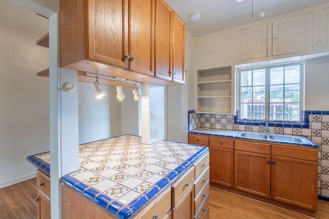 Building Photo - 241 S Cherry Ave