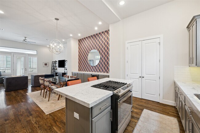 Building Photo - 4721 Banning Dr