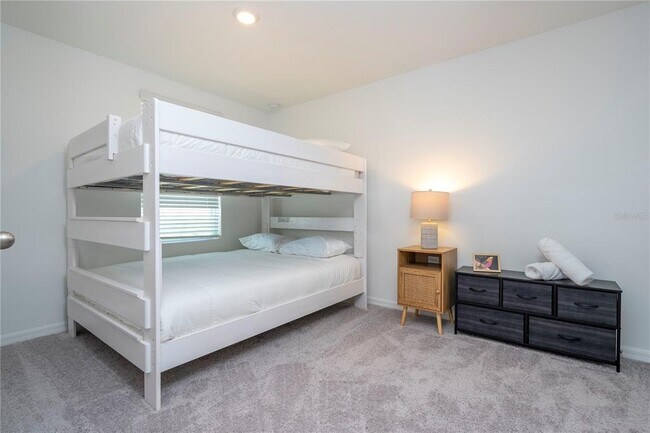 Building Photo - 686 Longboat Dr