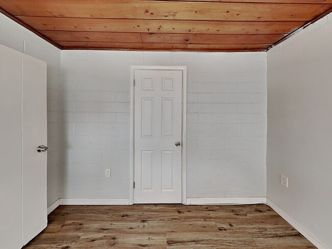 Building Photo - 307 S Montgomery Ave