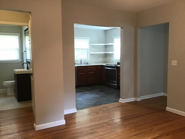 Building Photo - REDUCED!