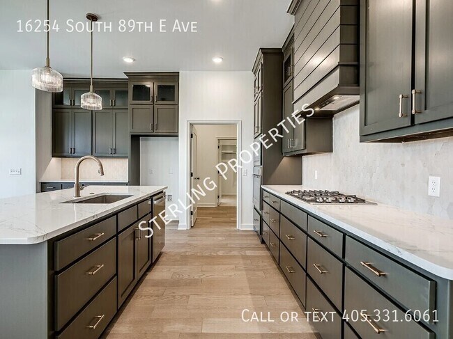 Building Photo - 16254 S 89th E Ave