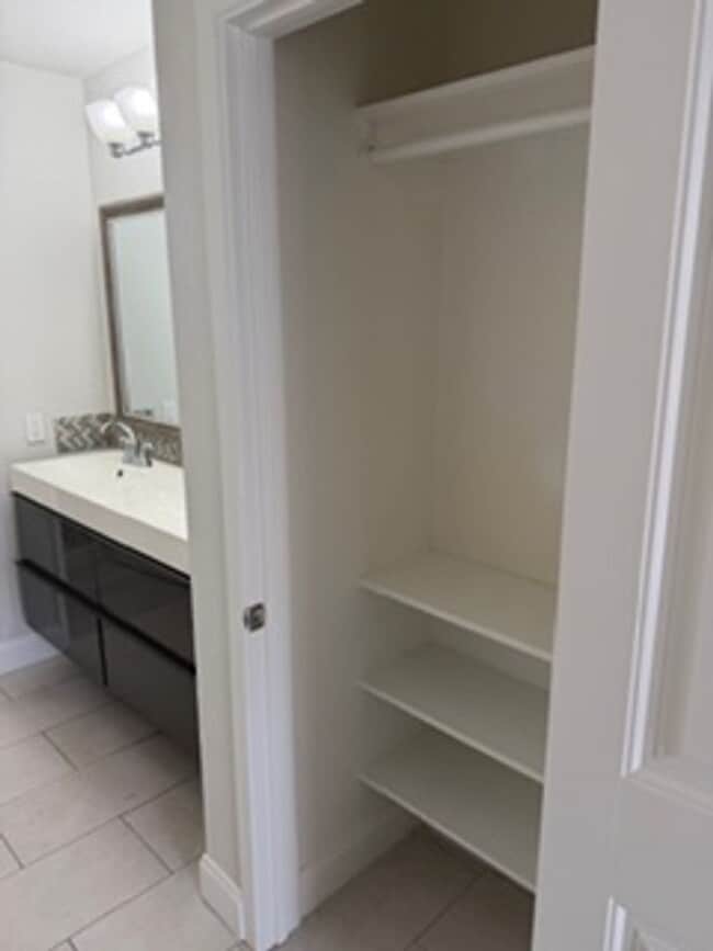 Building Photo - 2 Bed / 2 Bath Townhome in El Cajon