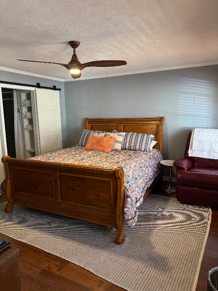 Building Photo - 128 Cedar Ln