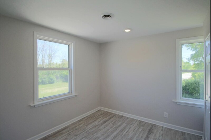 Building Photo - 4023 E Elm Rd