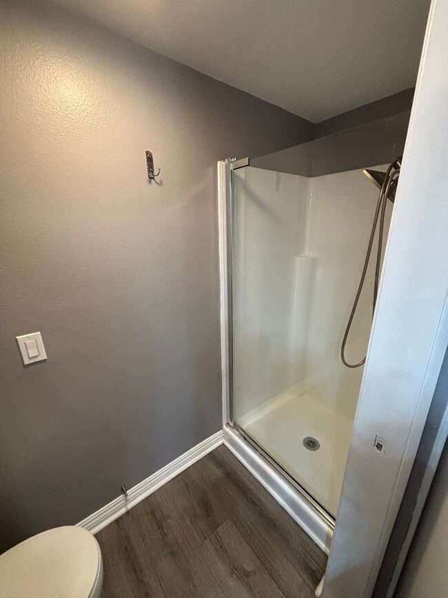 Building Photo - Two Masters Plus Loft Updated Condo in Long Beach