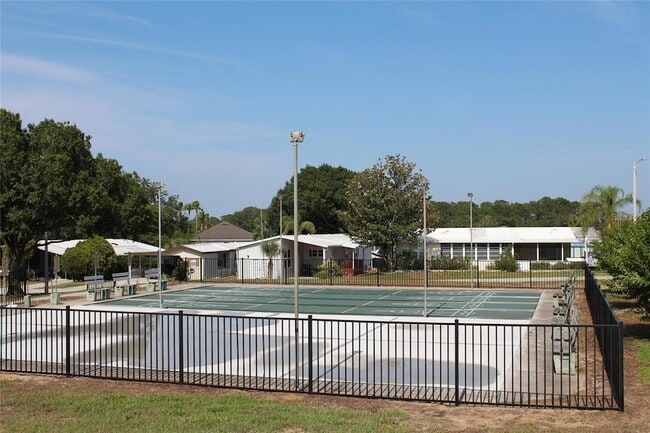 Building Photo - 50989 U S 27 Unit