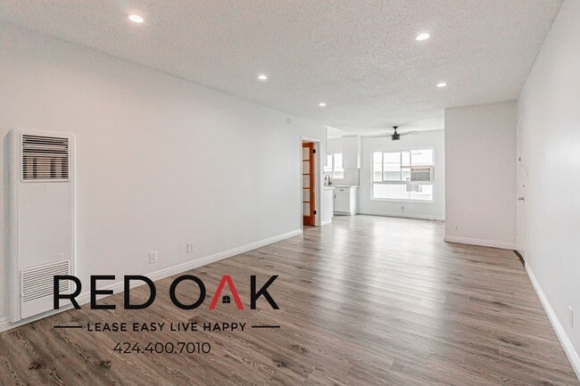 Building Photo - 3401 Club Dr