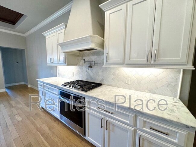 Building Photo - 816 N 89th St