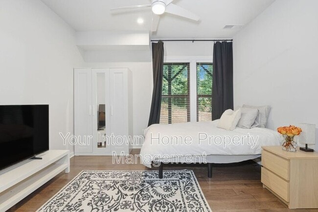 Building Photo - 1342 Stanley Park Dr