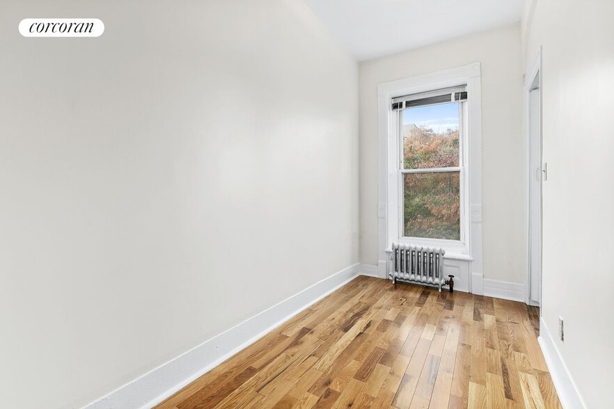 Building Photo - 538 Monroe St