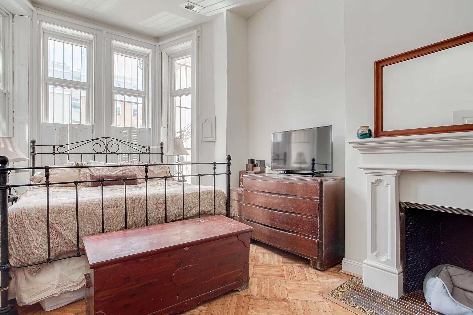 Building Photo - 1226 Saint Paul St