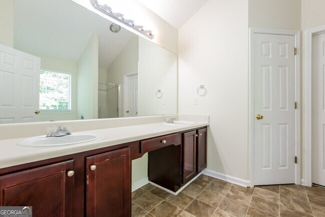 Building Photo - 516 Gristmill Ln