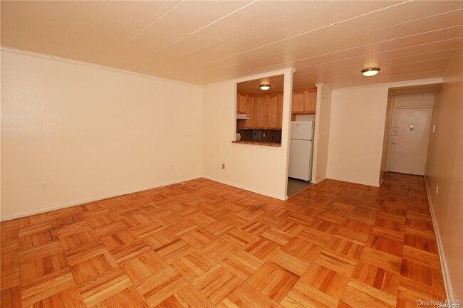 Building Photo - 121 Vincent Ave