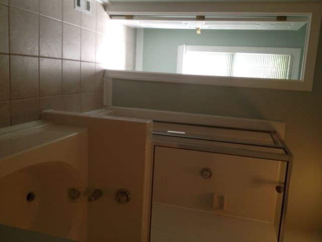 Building Photo - 7 Preakness Dr