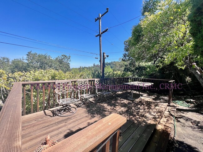 Building Photo - "Charming 2-Bedroom Retreat in San Anselmo...