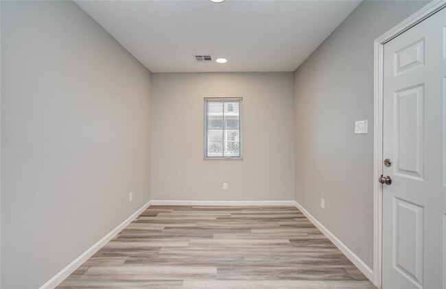 Building Photo - 9414 Lanewood Dr