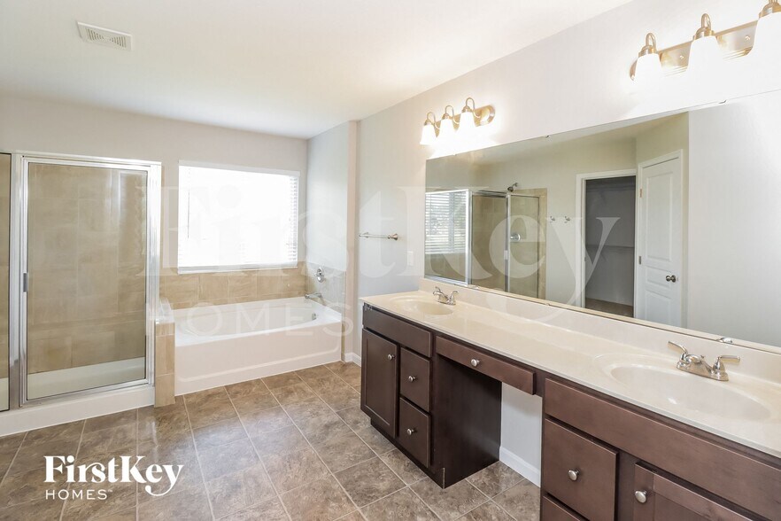 Building Photo - 1439 Woodbury Glen Dr