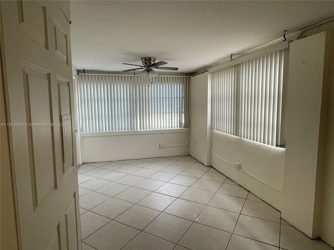 Building Photo - 5805 Moseley St