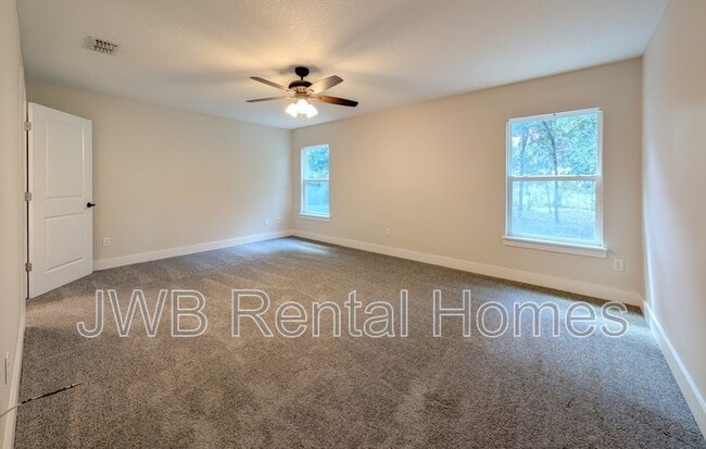 Building Photo - 10638 Akers Dr S
