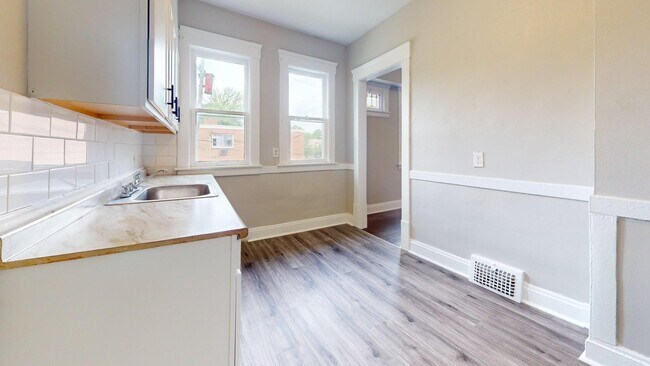 Building Photo - 3001 Denison Ave