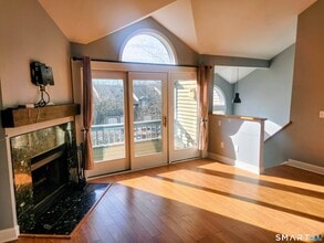 Building Photo - 15 Perry Ave