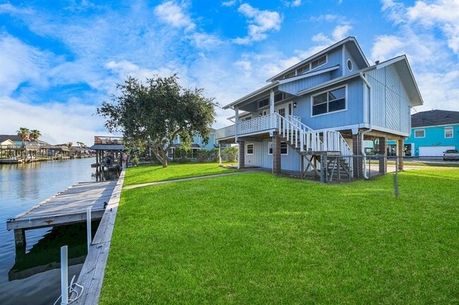 Building Photo - 129 Tarpon St