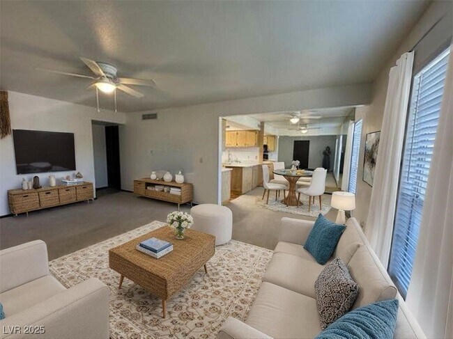 Building Photo - 3109 Pinehurst Dr
