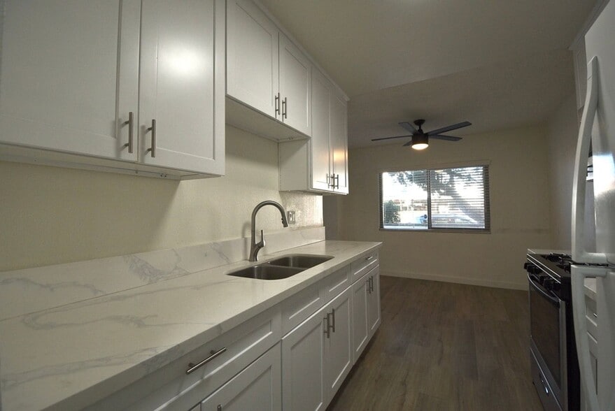 Building Photo - 12050 Tiara St