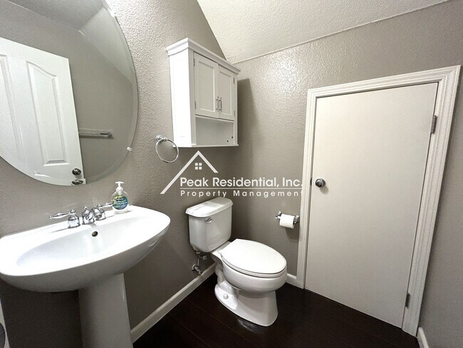 Building Photo - 9196 Cortina Cir