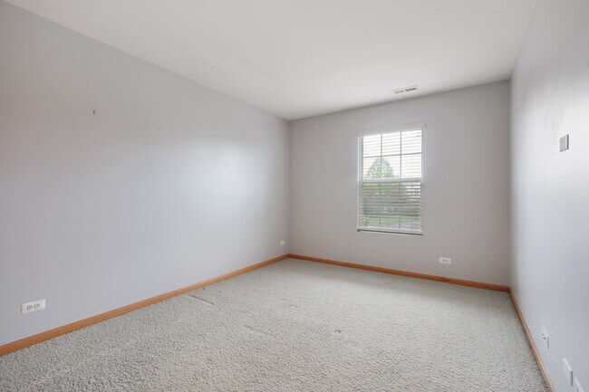 Building Photo - 2614 Loren Ln