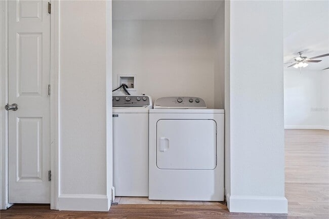 Building Photo - 113 W Gladys St