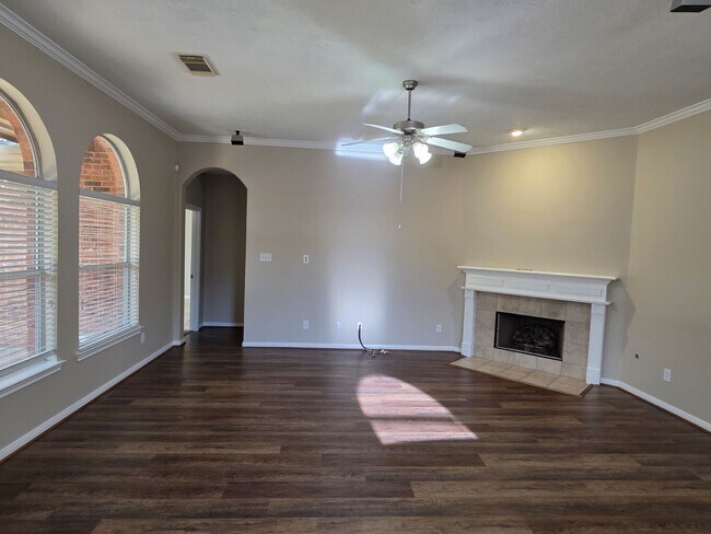 Building Photo - 20743 Oakhurst Meadows Dr