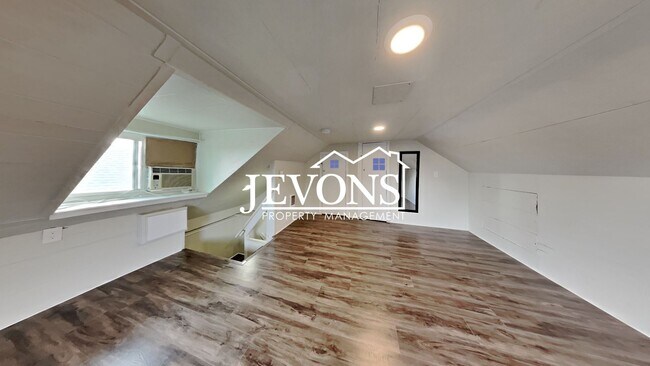 Building Photo - 723 S Sprague Ave