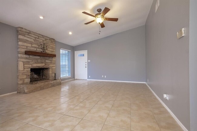 Building Photo - 9009 Sawtooth Ln
